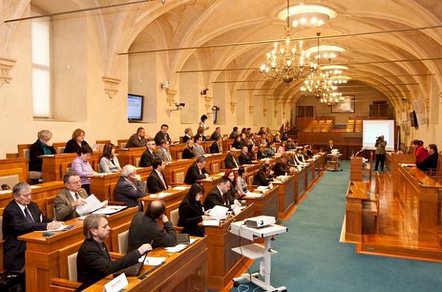 Czech MPs approve direct presidential election Radio Prague