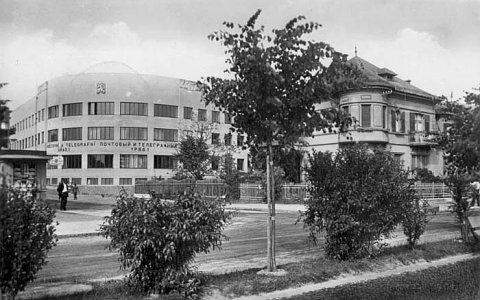Edificio de Coreos y Telégrafos, arqitecto Josef Gočár