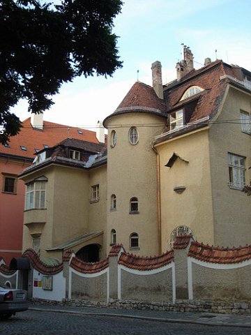 Vila Primavesi, západní strana