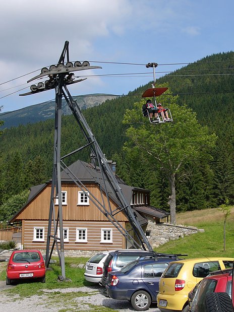 Seilbahn auf die Schneekoppe (Foto: www.seilbahn-nostalgie.ch)
