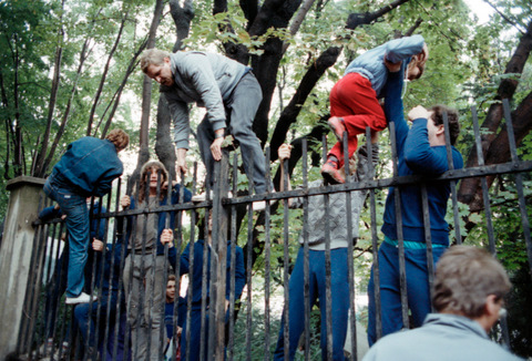Botschaftsflüchtlinge (Foto: www.prag.diplo.de)