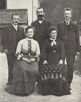 Даниэль Сваровски с семьей (Фото: Архив музея стекла в городе Яблонец-над-нисой)