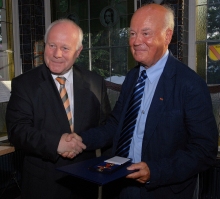 Helmut Köser (rechts) (Foto: www.bruecke-most-stiftung.de)