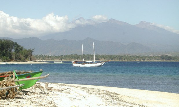 Insel Lombok mit dem Gunung Rinjani Vulkan (Foto: www.wikimedia.org)