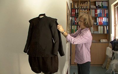 vzácný oděv Václava Viléma z Lobkovic, zdroj: tn.cz