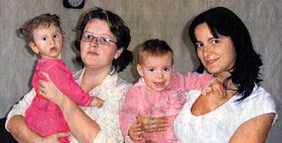 Nicole and Veronica with their mothers, photo: MFDnes, 10.10.07