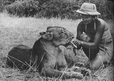 Joy Adamson avec Elsa, photo: jo.ath.cx