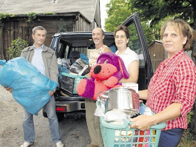 Uwe Koser und seine Mithelfer (Foto: www.sz-online.de)