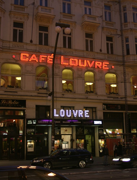 Cafe Louvre