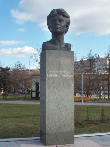 Tereschkowas Denkmal in Moskau (Foto: Anatoly Terentiev, www.wikimedia.org)