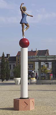 'The Dancer', photo: www.sculpturegrande.com