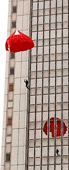 Photo: www.evacuchute.com