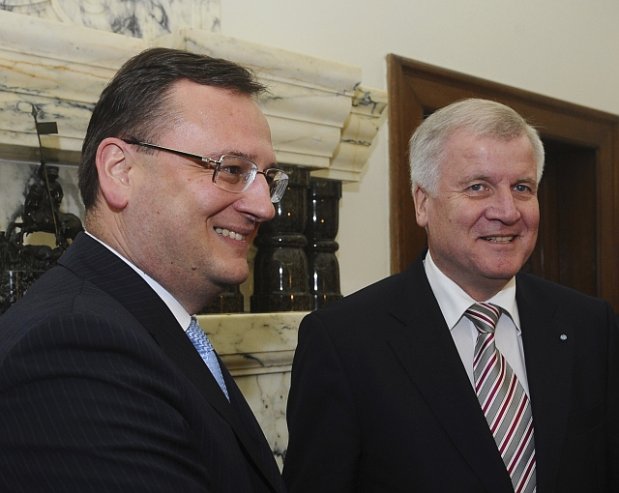 Horst Seehofer (vlevo) a Petr Nečas, foto: ČTK