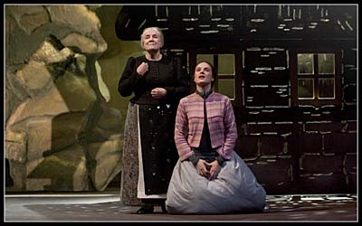 'Babicka', photo: Viktor Kronbauer