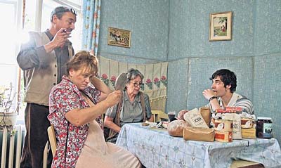 Картинка из фильма «Английская клубника»