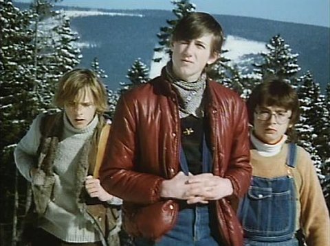 Pravnuk Aloise Jiráska, Jan Antonín Duchoslav (uprostřed), ve filmu Sněženky a machři z roku 1982