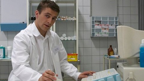Доктор Сук из сериала «Поликлиника в розовом саду»