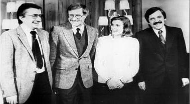 Karel Köcher et son épouse Hana, entourés de deux autres agents, photo: wmediation.com