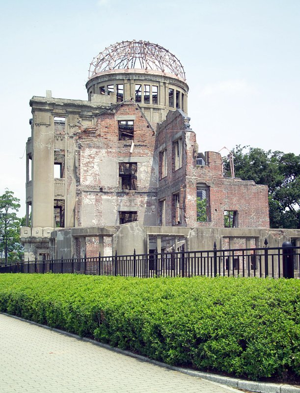 Hiroshima's Industrial Promotion Hall after dropping the atomic bomb, photo: www.hiroshima-is.ac.jp