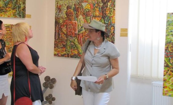 Marie Imbrová (right)