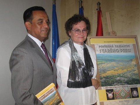 Alberto Salas y Eva Farfán Barrios