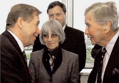 Vaclav Havel, Jaroslava Moserova and Dick Francis, photo: www.moserova.cz