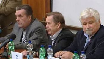 Jan Sokol, Václav Havel y Petr Pithart. Foto: www.ct24.cz