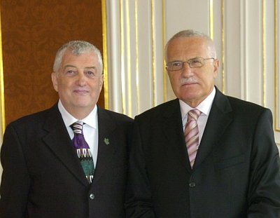 Canadian ambassador to Prague Michael Calcott and President Vaclav Klaus