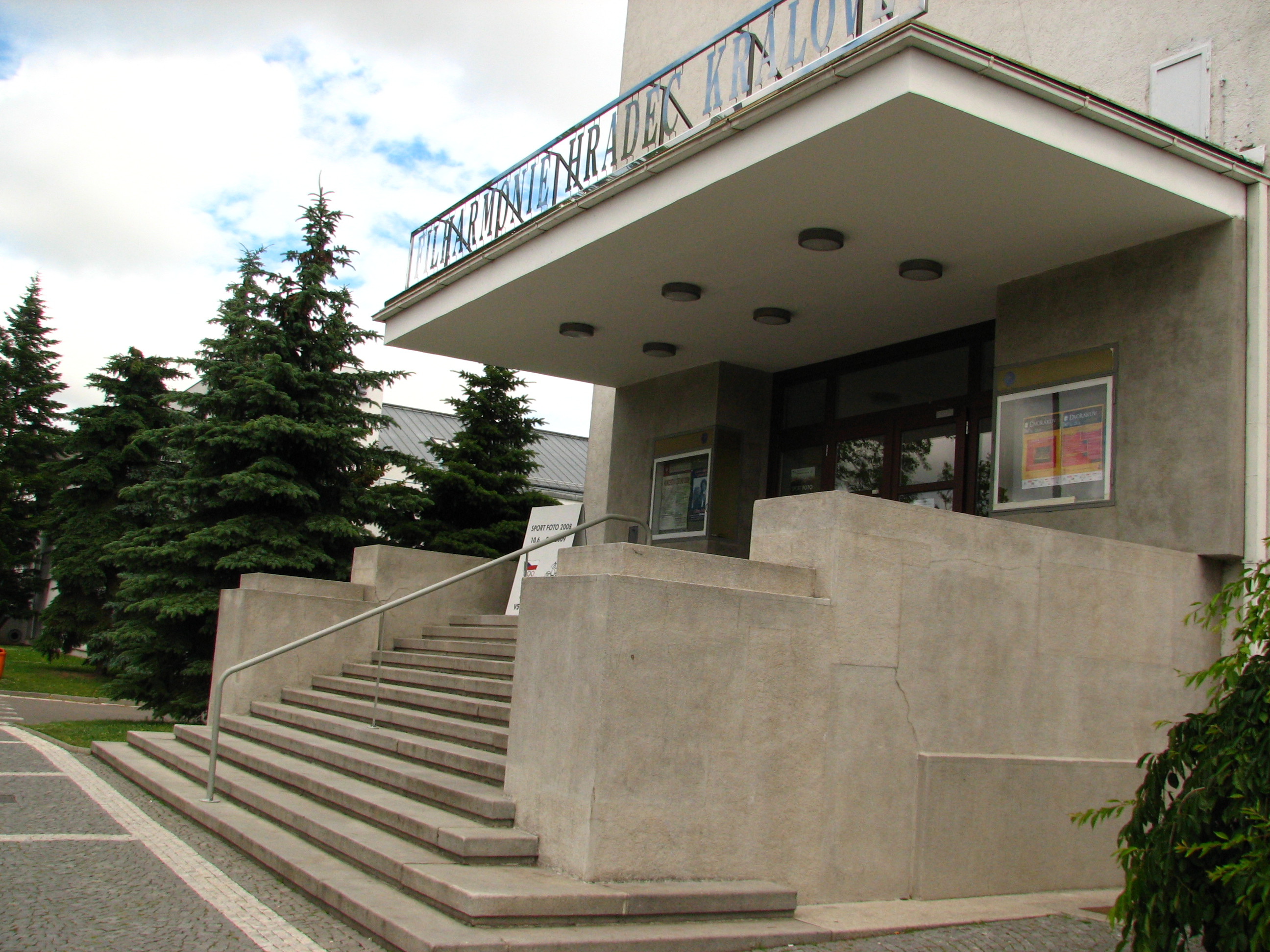 Здание филармонического оркестра в городе Градец Кралове