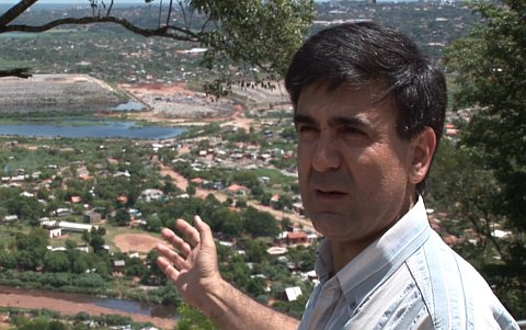 La gratuidad de la educación no se cumple en la práctica, indica Ricardo González