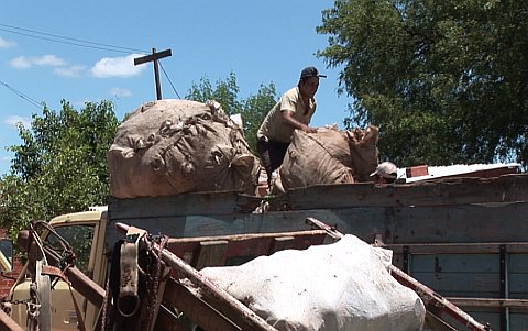 El marido de Delia trabaja en compra y venta de productos reciclados