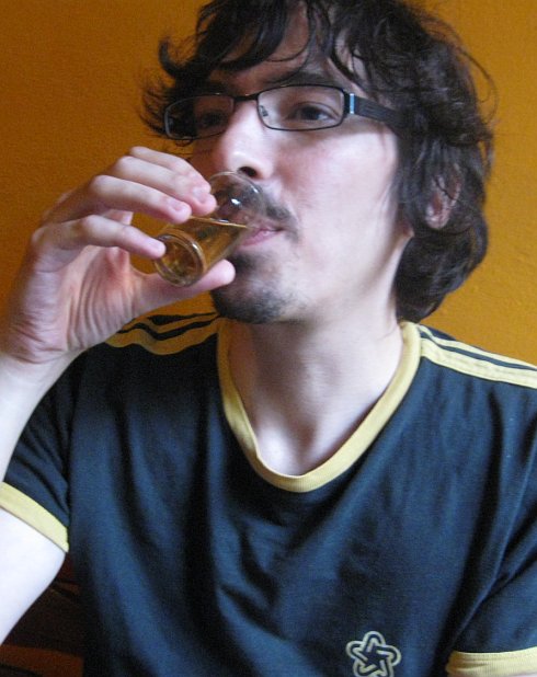 Tomás con Becherovka