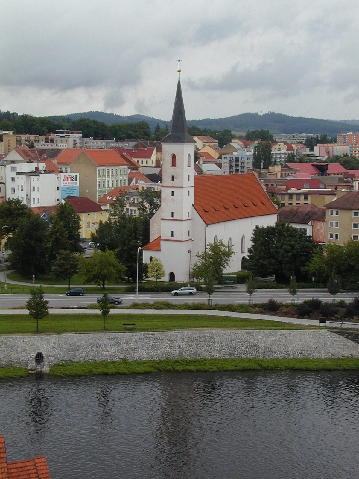 Stadt Strakonice mit der Kirche der Hl. Margarethe (Foto: Martina Schneibergová)