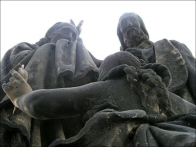 Estatua de San Cirilo y San Metodio en el Puente de Carlos en Praga (Foto: Štěpánka Budková)