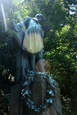 La statue de Karel Hynek Mácha à Prague