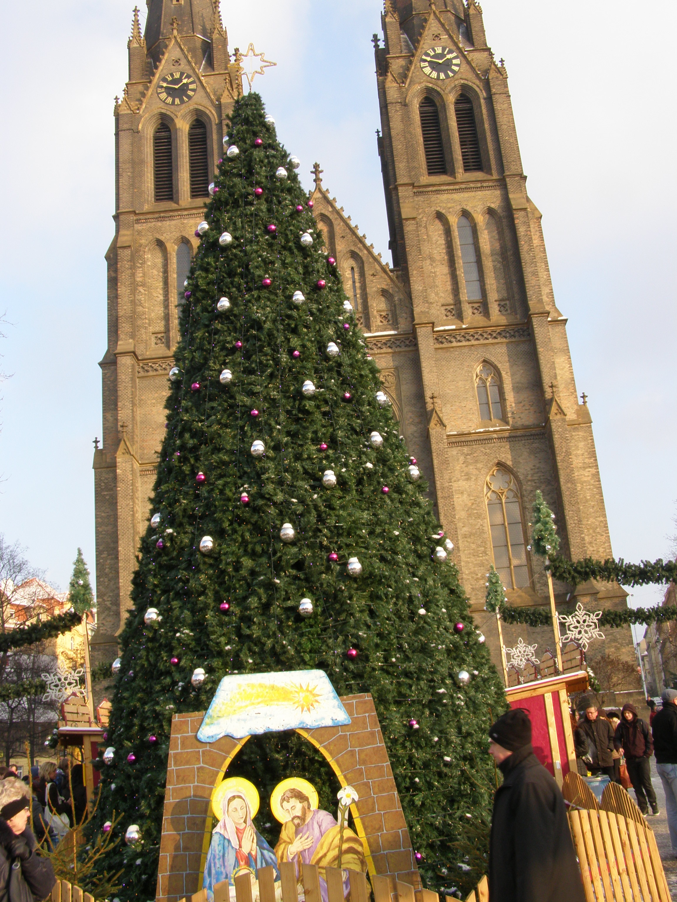 Árbol de Navidad y el Belén, La Plaza de la Paz en Praga, foto: Carlos Ferrer