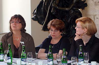 Naděžda Blažíčková-Horová (in der Mitte)