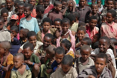 Half of the children in Ethiopia children does not attend school, photo: Jiří Plecitý, www.skutecnapomoc.cz