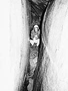 В подземном лабиринте в утробах горы якобы находится золотая статуя Радегаста