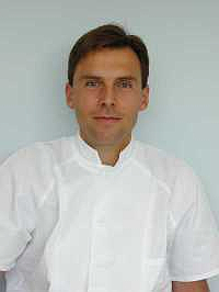 Dr. Ladislav Česnek