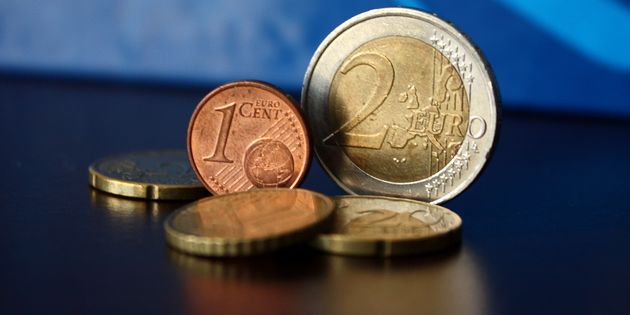 Euro adoption back on the agenda for the Czech Republic | Radio Prague ...