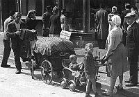 Expulsion of Sudeten Germans, photo: Bundesarchiv, Bild 183-W0911-501 / CC-BY-SA
