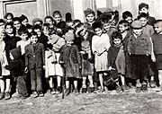 Kinder im KZ Lety (Foto: Museum für die Roma-Kultur)