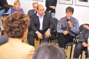 Josef Fečo mladší (uprostřed) na diskusi s kanadskou guvernérkou (Foto: www.combatcamera.ca)