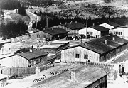 Pohled na 'cikánský tábor' Hodonín u Kunštátu, 1942. (Foto: Muzeum romské kultury, sbírka O. Kučery.)