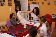 Děti se seznamují s fondem textilu