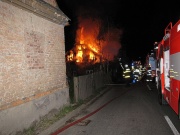 Požár domu ve Vítkově (Foto: www.hzsmsk.cz)