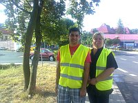 Dohledová služba v Duchcově: Miroslav Kima a Eva Bosmanová už měsíc pomáhají strážníkům (Foto: Gabriela Hauptvogelová)