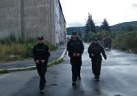 Romští asistenti Městské policie Ústí nad Labem v Předlicích. Brzy k nim přibudou kolegové a to v Krásném Březně a Mojžíši (Foto: Gabriela Hauptvogelová)
