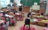 Učitelka Ivana Fejková považuje nápad poslanců za nesmysl. Děti v její  třídě už romsky neumí (Foto: Gabriela Hauptvogelová)